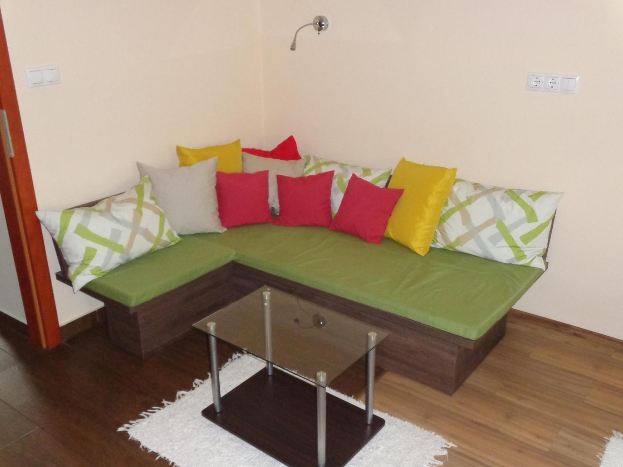 Nyirfa Apartmanhaz * Sarvar